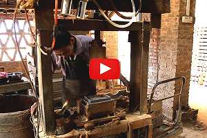 Video: Fabrication de pots de bonsaï - Pressage de 20 millions de pots par an