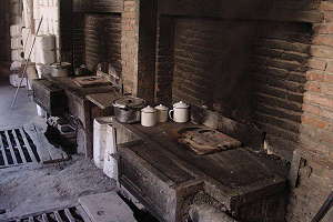 La città della ceramica di Yixing (Cina) - Vecchio forno a tunnel a carbone del 2001